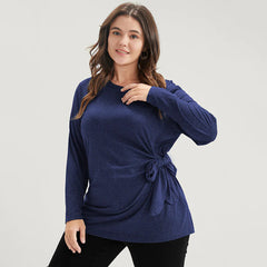 Plus Size Slim Fit T-Shirt – Elegant Pleated Twisted Design for Autumn and Winter (F00286423)